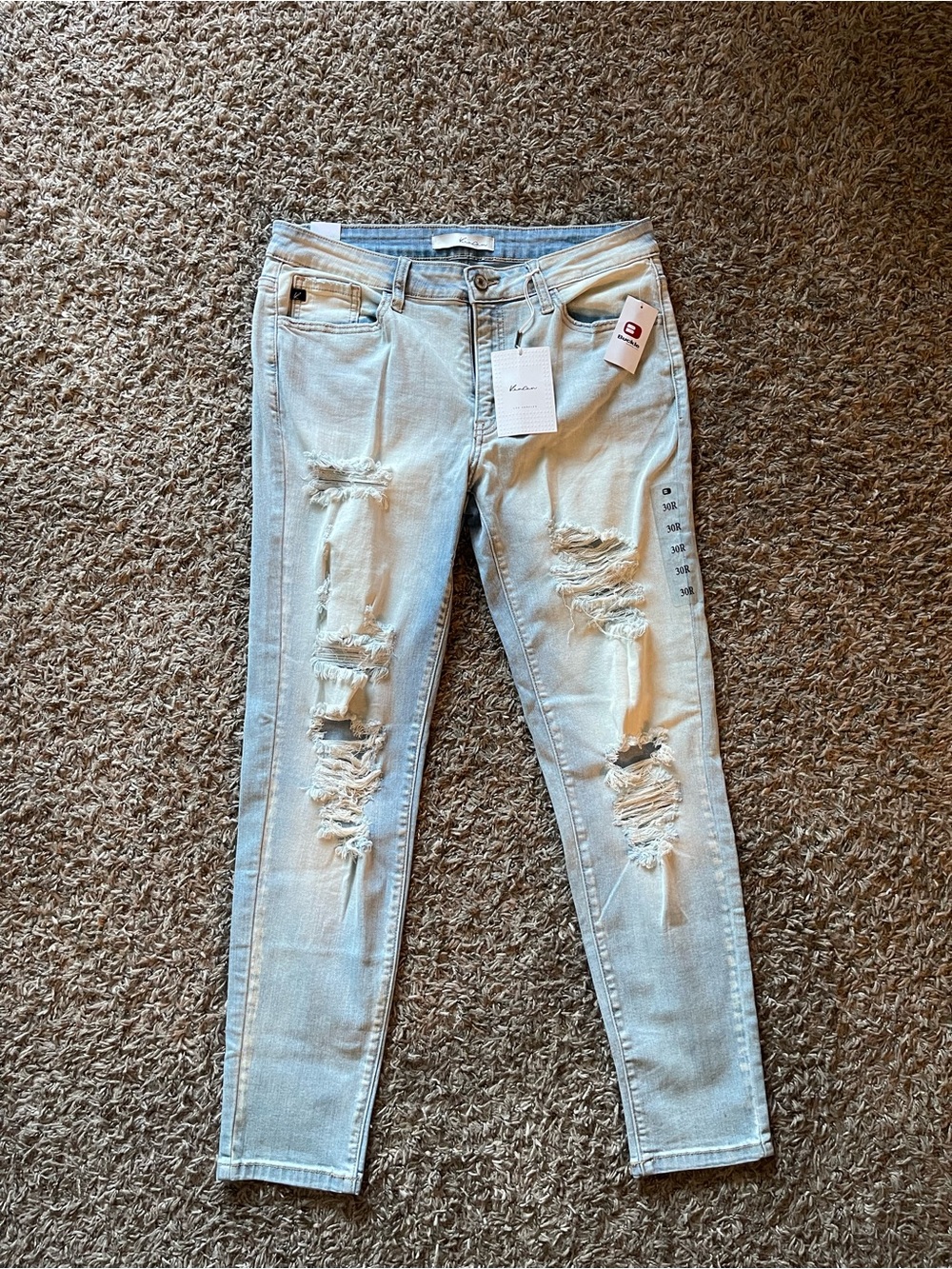 NWT Buckle KanCan Light Wash Distressed Skinny Jeans Size 30R